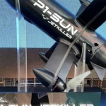 Дрон-перехоплювач P1-SUN Jetkiller під час виставки у Фарнборо