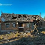 Пошкоджені магазин і недіюча будівля в Нікополі після удару російських дронів 12 липня 2026 року