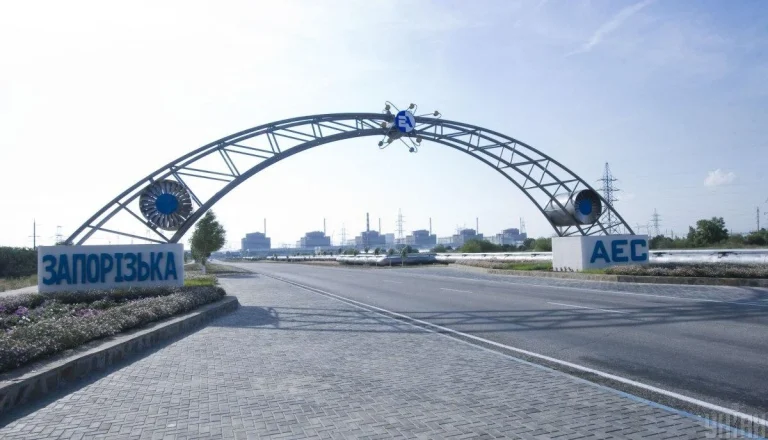Супутникові знімки високовольтної лінії електропередачі вздовж траси М18 та територія Запорізької АЕС