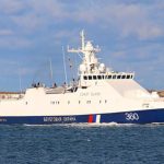 Супутниковий знімок затопленого російського прикордонного сторожового корабля «Ізумруд» біля причальної стінки