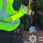 Поліція Києва повідомляє про вилучені гранати та запал, знайдені в куртці біля ресторану у Дніпровському районі Києва