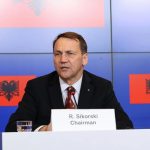 Міністр закордонних справ Польщі Радослав Сікорський під час публічного виступу