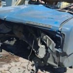 Пошкоджена цивільна автівка після удару FPV-дрона у Краматорську
