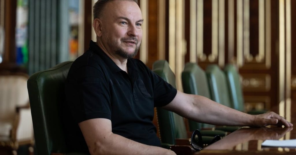 Сергій Бескрестнов (Флеш) — позаштатний радник Президента України з питань розвитку технологічних напрямів оборони