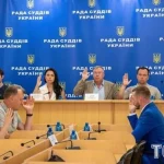Зарплати суддів в Україні
