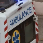 Наслідки удару по вулиці Володимира Вакуленка в Ізюмі, пожежа на місці влучання