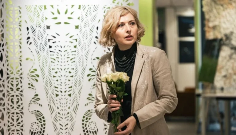 Дарія Альошкіна — українська мисткиня, майстриня витинанки