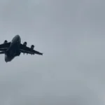 Військово-транспортний літак ВПС США Boeing C-17 Globemaster III у московському аеропорту Внуково