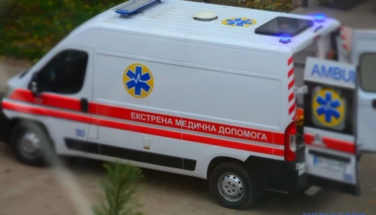 Пошкоджений приватний будинок в Обухівському районі Київщини після нічної атаки 19 вересня