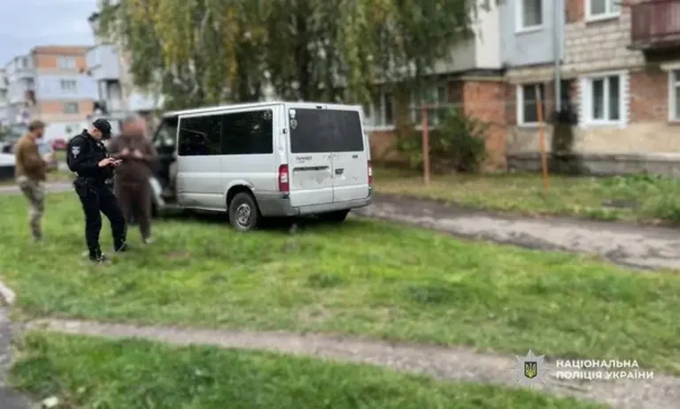 Зброя, виявлена під час обшуку в нападника у Шептицькому