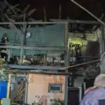 Наслідки удару по житловому будинку в Одесі: пошкоджена будівля, зруйновані квартири, пожежа; фото надані ДСНС.