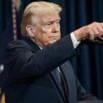 Дональд Трамп на передвиборчому мітингу в Сірак'юзі, штат Нью-Йорк