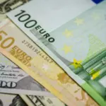 Курс долара і євро в обмінних пунктах України 14 жовтня