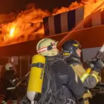 Пожежа в гіпермаркеті «Епіцентр» у Харкові після удару реактивних дронів